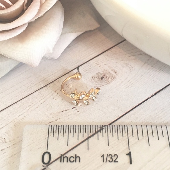 Rhinestone Leaf Ear Cuff (1 pc.) - Picture 6 of 7